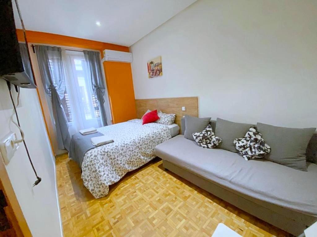 Apartamentos Travelstep La Latina Madrid Kültér fotó